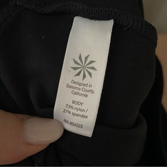 Athleta Leggings Black Zipper Pockets Athleisure athletic Casual neutral comfy - Picture 7 of 9